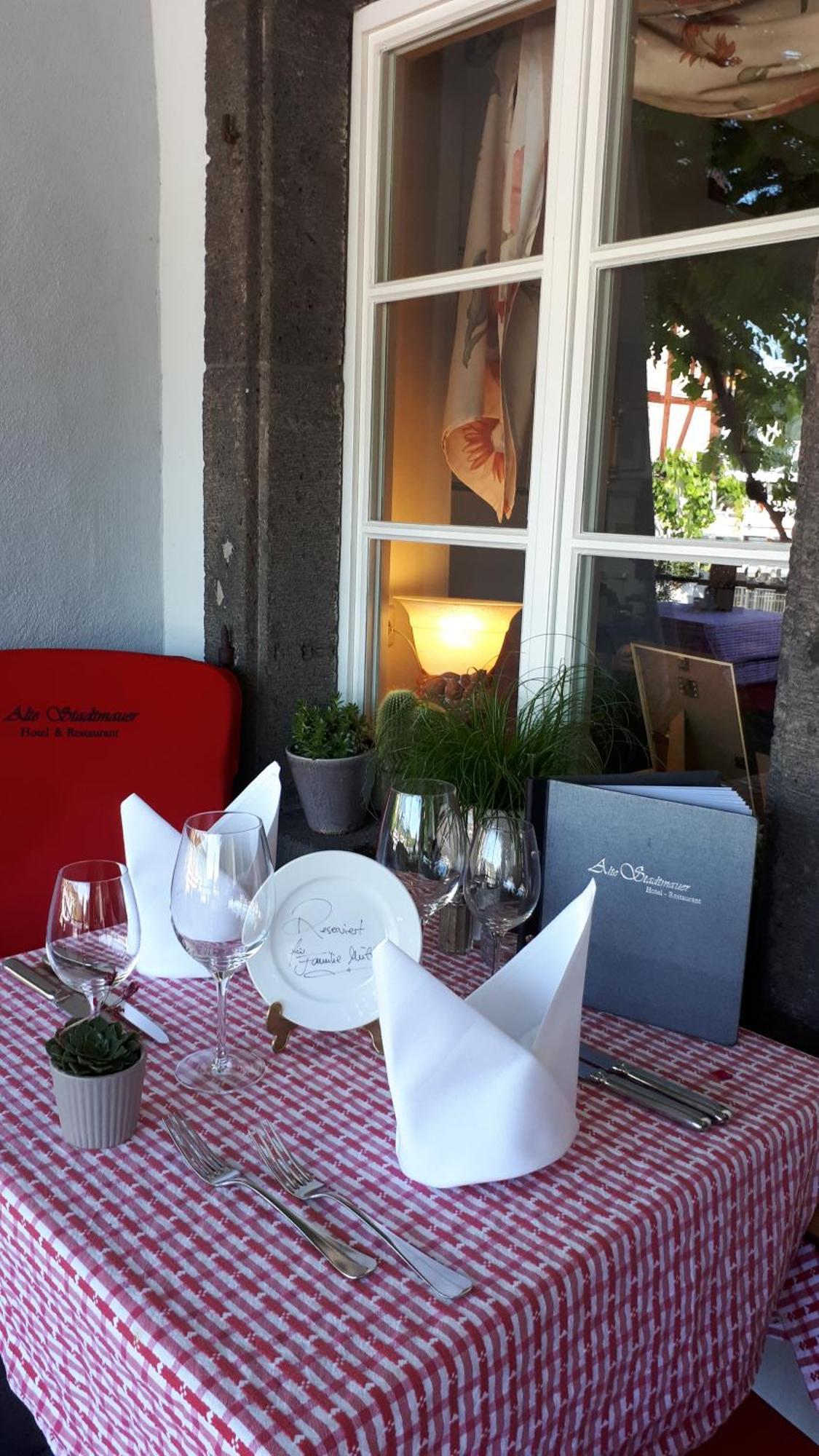 Hotel Restaurant Alte Stadtmauer Байльштайн Экстерьер фото